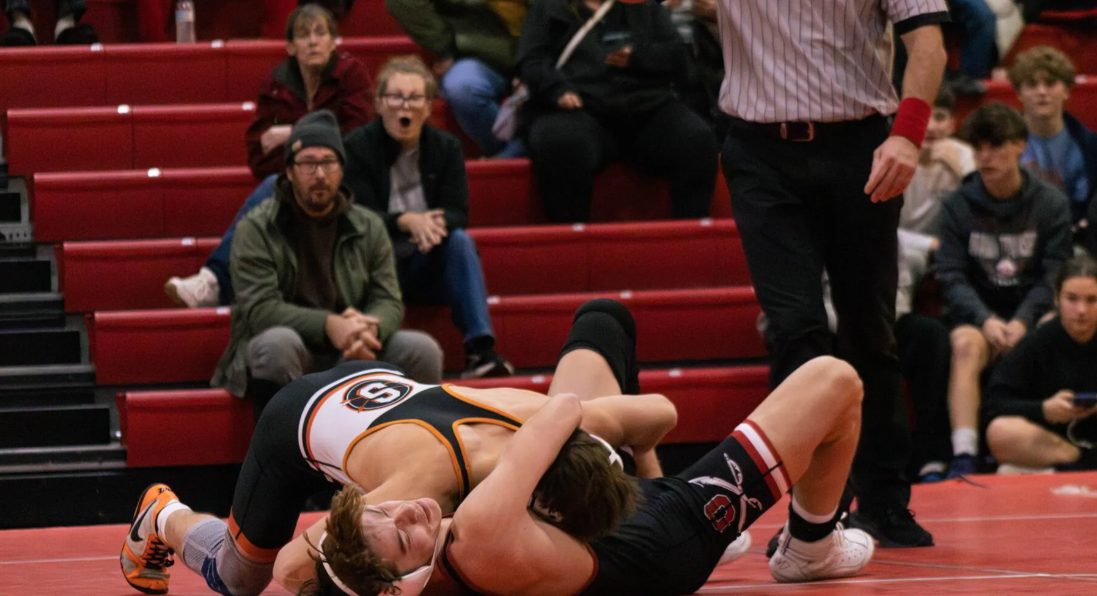 Sandwich wrestling